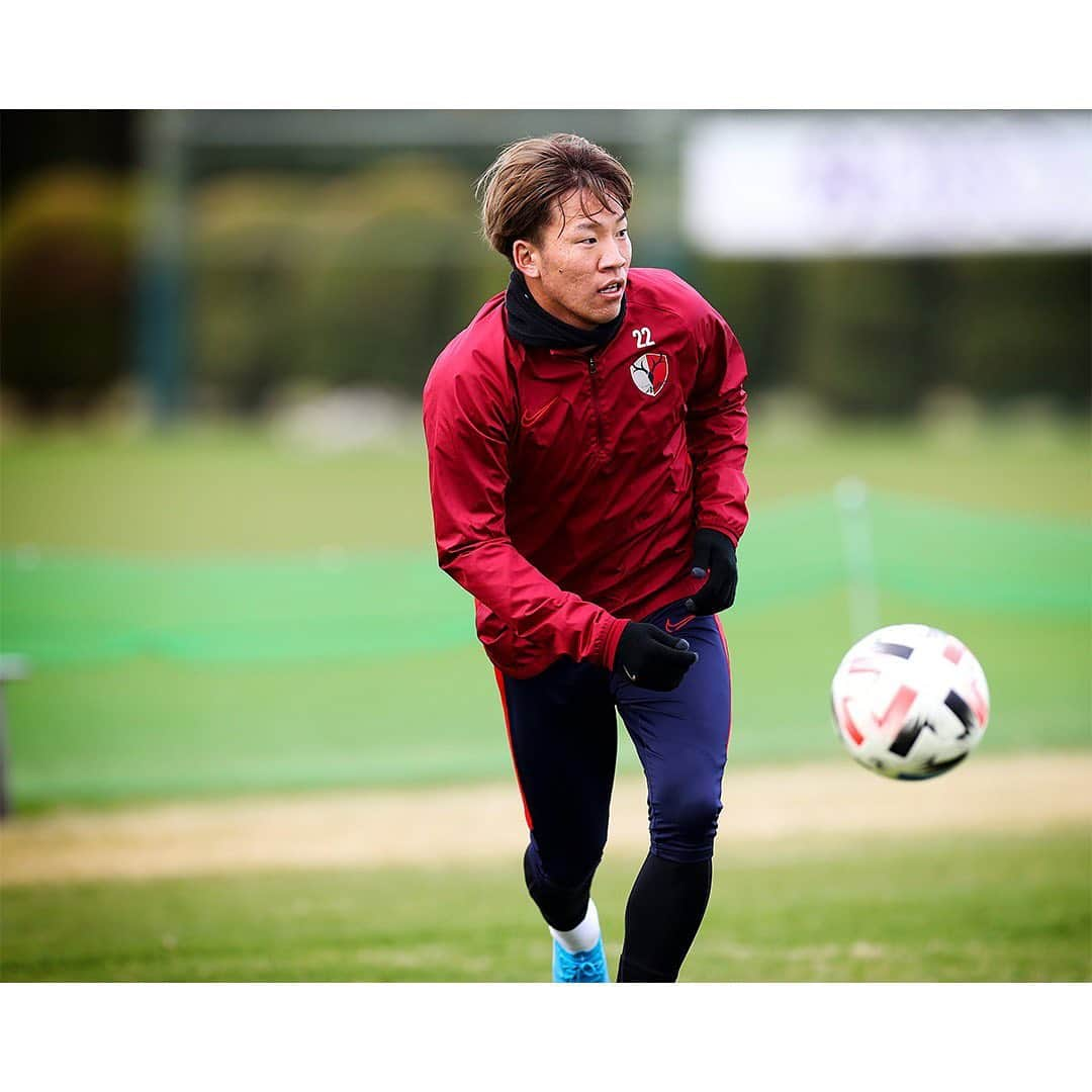 鹿島アントラーズさんのインスタグラム写真 - (鹿島アントラーズInstagram)「トレーニング！  #鹿島アントラーズ #kashimaantlers #三竿健斗 #松村優太 #遠藤康 #染野唯月 #関川郁万 #白崎凌兵 #山本脩斗 #クォンスンテ #和泉竜司 #広瀬陸斗 #佐々木翔悟 #レオシルバ #leosilva #エヴェラウド #everaldo #ファンアラーノ #juanalano #ブエノ #bueno」2月29日 18時49分 - kashima.antlers