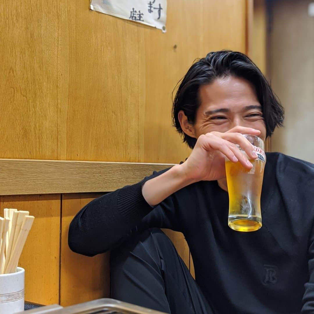 のインスタグラム：「煙で燻され、少しだけアルコール消毒も。 #焼肉　#モクモク　#ホルモン #ビール　#beer #beerstagram」