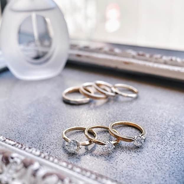 BIJOUPIKO(ビジュピコ)さんのインスタグラム写真 - (BIJOUPIKO(ビジュピコ)Instagram)「@bijoupiko_official . . ✔︎Brand Name ENUOVE イノーヴェ . ファッション感度の高い女性たちに 強く支持されているブライダルリングブランド。 . ENUOVEのリングは婚約指輪と結婚指輪の重ね着けが 綺麗に収まるようにデザインされています💐 . . ENUOVEの指輪は全国のビジュピコブライダルで ご試着いただけます💍 1店舗で50ブランド以上のリングの取り扱っているので 予約してゆっくり見るのがおすすめ♪ . . ▼ショップリスト https://bijoupiko.com/shoplist/ . . . . . #ビジュピコ #bijoupiko #ブライダルリング #婚約指輪  #結婚指輪 #マリッジリング #エンゲージリング #ダイヤモンド #diamond #指輪 #ring #シンプルリング #指輪探し #プロポーズ #結婚 #propose  #サプライズ#大人カジュアル #リング  #ウェディング #結婚式 #結婚式準備 #2020夏婚 #2020春婚 #2020秋婚  #ジュエリー #プレ花嫁 #💍 #お洒落さんと繋がりたい  #日本中のプレ花嫁さんと繋がりたい」2月29日 19時34分 - bijoupiko_official