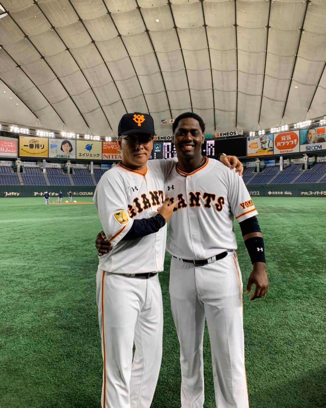 元木大介のインスタグラム：「モタさんおめでとう㊗️ カッコイイぜ！ これから頑張って行きましょう⚾️💪 #元木の一言  #元木大介 #日本 #japan #プロ野球 #野球 #読売ジャイアンツ #ジャイアンツ #巨人 #giants #baseball #モタ 選手 #オープン戦」