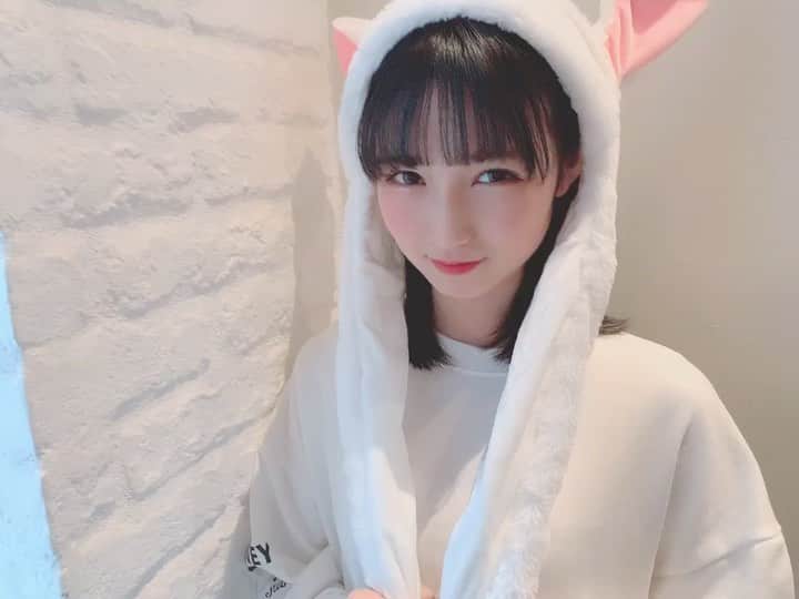 今村麻莉愛のインスタグラム：「🐰💓」