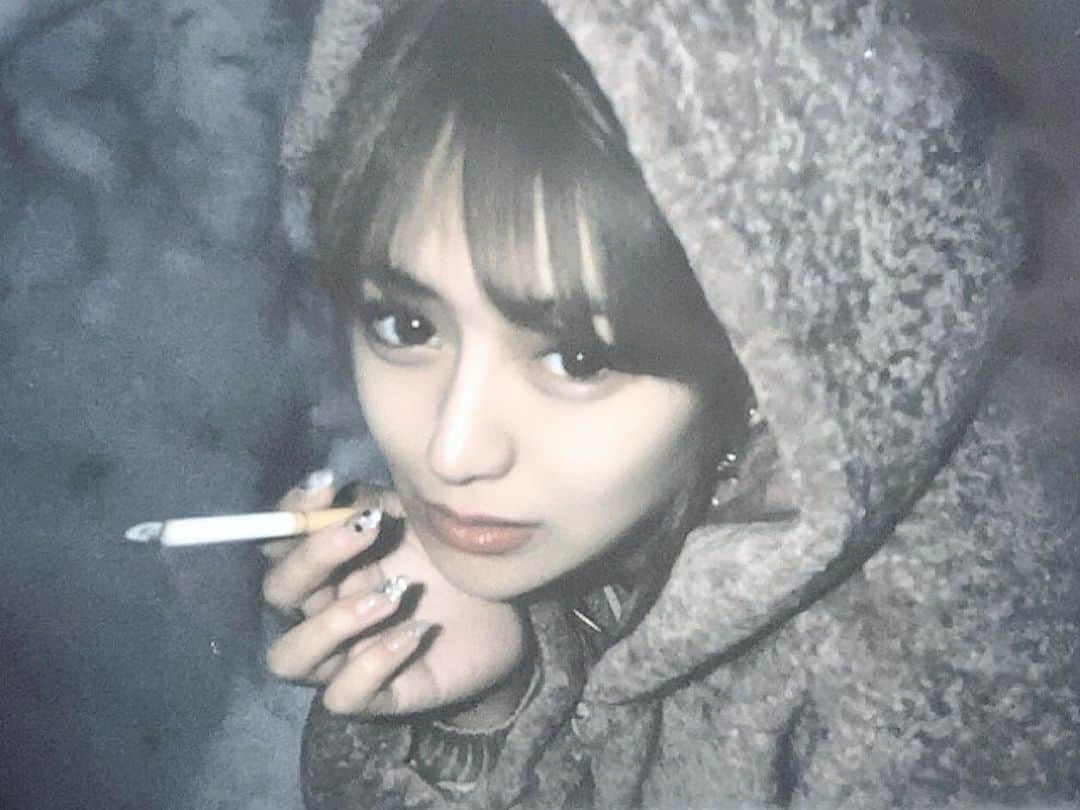 朽木若菜のインスタグラム：「🚬」