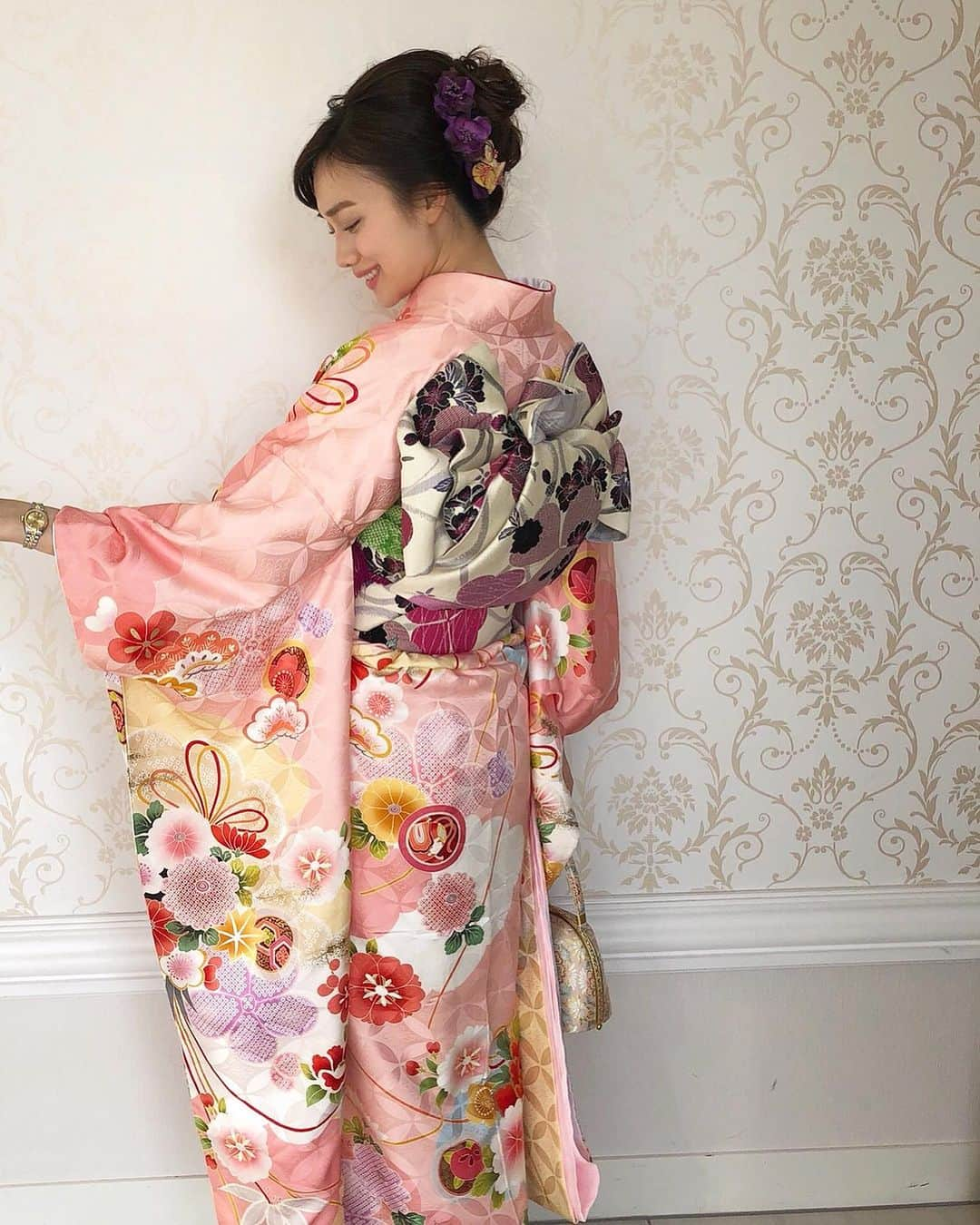 海野ナルさんのインスタグラム写真 - (海野ナルInstagram)「お着物を着せて頂きました👘  #振袖 #着物 #振袖髪型 #着物髪型 #japan #tokyo #kimono #kimonostyle #仕事 #撮影 #日本 #和」2月29日 20時55分 - naru_kaino