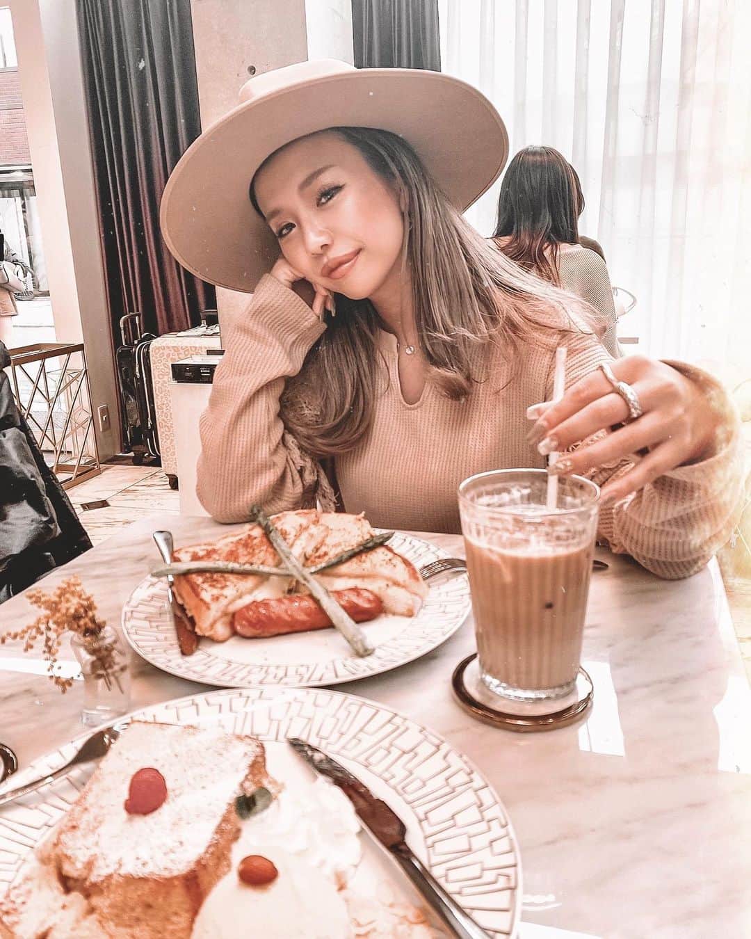 ✷kana✷のインスタグラム：「🍰rui_jewelry🍴 . . フレンチトーストだいすきー♡ 外カリ中モチ〜 本気食いすぎて二重顎だからw . #代官山カフェ」