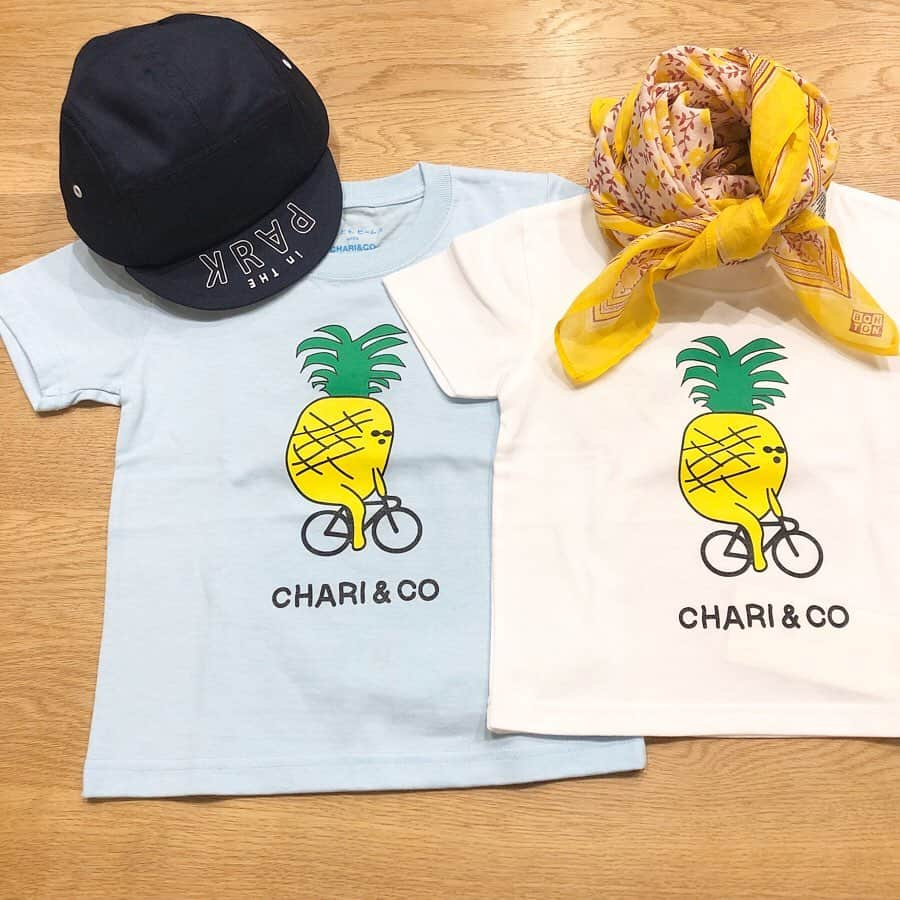 こども ビームスさんのインスタグラム写真 - (こども ビームスInstagram)「【new arrival】 ＜Chari & Co.＞Tシャツ ファニーなサングラスマン🕶 パイナップルライダー🍍 キャップを被ったネコ🧢 キュートなエビ🦞 ユーモアたっぷりのプリントが可愛いこどもビームス別注Tシャツ。気分に合わせてコーディネートが楽しめます✨ . サイズ:100-150cm ¥3,300+税 . #chariandco  #chariandcony #チャリアンドコー #別注 # こどもビームス別注 #tシャツ #tshirt #kidstshirt #kodomobeams  #beams  #daikanyama  #こどもビームス  #ビームス  #代官山 新作アイテムはプロフィールのリンク🔗からビームス公式サイト、こども ビームスページをチェック❗️ ※お問い合わせにつきましては、お電話にて承ります。」2月29日 21時25分 - kodomo_beams