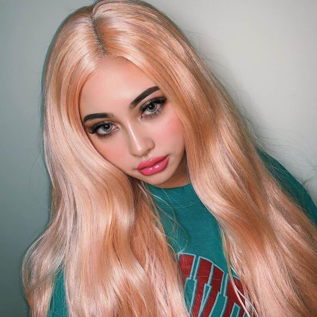 Aiさんのインスタグラム写真 - (AiInstagram)「🍊💚🧡💚 . . 次の髪の毛カラー何色にしょう？ . . #selfie #wig #haircolour」2月29日 21時43分 - ai_tinker_b