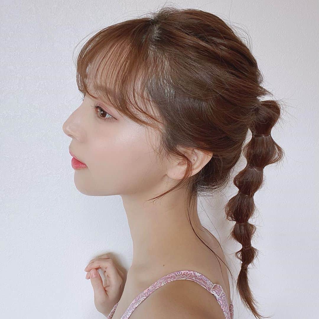 麻亜里さんのインスタグラム写真 麻亜里instagram ラーメンマンヘア ワックスで髪をまとめてポニーテールにした後 細かく結んで全体と結んだ髪の毛を細かく出したら完成 おくれ毛などあると抜け感を出せます コテなど使わないから傷まないしおしゃれに