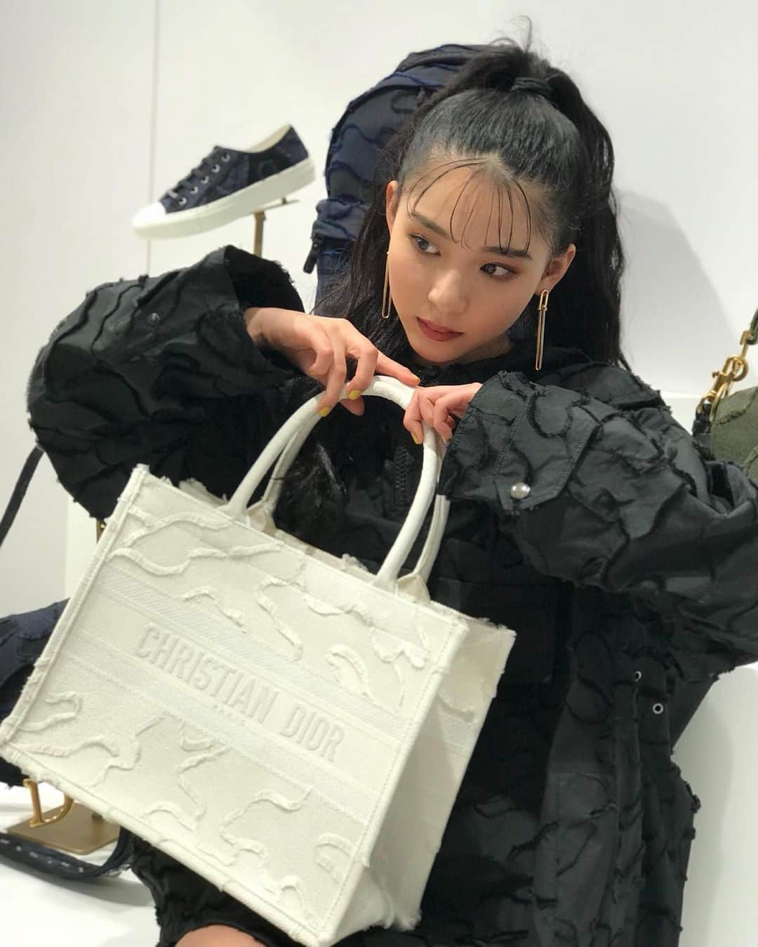 ミチさんのインスタグラム写真 - (ミチInstagram)「👜❤️ #isetanxdior」2月29日 21時59分 - mi0306chi