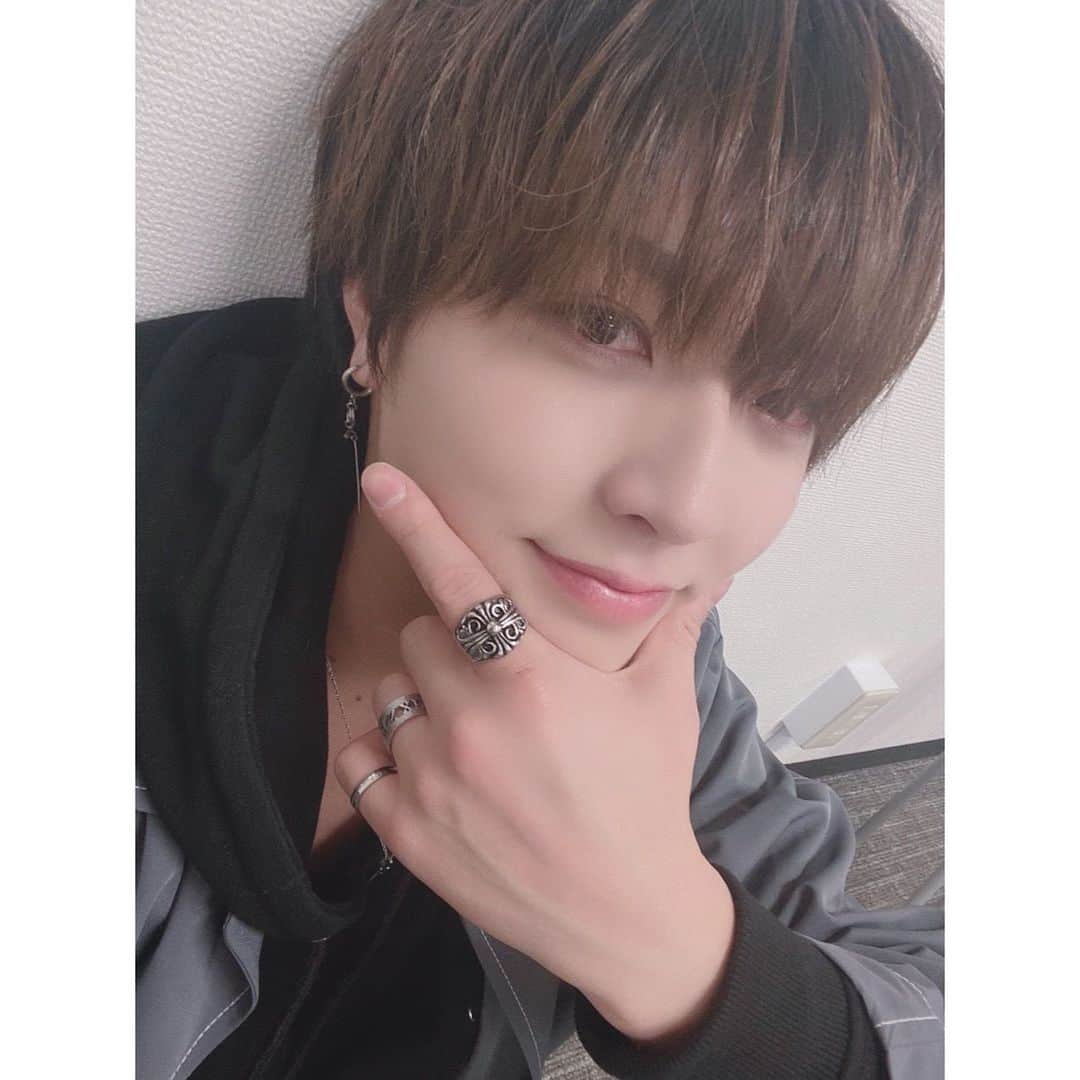 HIROTOのインスタグラム：「#ivvy #hiroto #today #selca #photo #jpn #artist #me #l4l #팔로우 #셀카 #instagram #instagood #instasize」