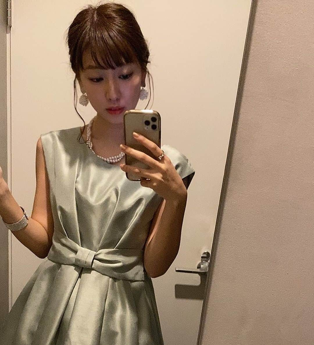 常住真菜さんのインスタグラム写真 - (常住真菜Instagram)「友達の結婚式💐 友達が本当に綺麗で、結婚式というもの自体初めてで終始幸せな時間でした😂💓 . 今年は3回結婚式行くから色んなドレス着たくてレンタルにしました～ ライトグリーン⋆⑅ #dress #wedding」2月29日 22時52分 - tsune_mana