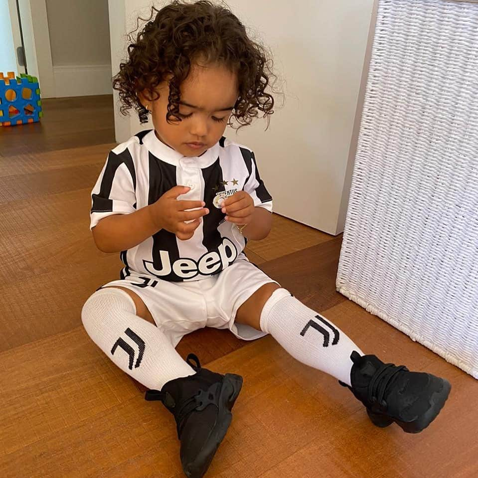 ダグラス・コスタさんのインスタグラム写真 - (ダグラス・コスタInstagram)「Anto 11 @juventus」2月29日 22時58分 - douglascosta