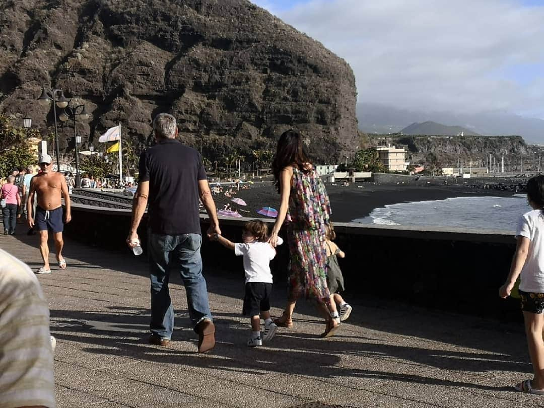 アマル・アラムディンさんのインスタグラム写真 - (アマル・アラムディンInstagram)「❤️ #Amalclooney #geogeclooney #family」3月1日 8時30分 - amalclooney