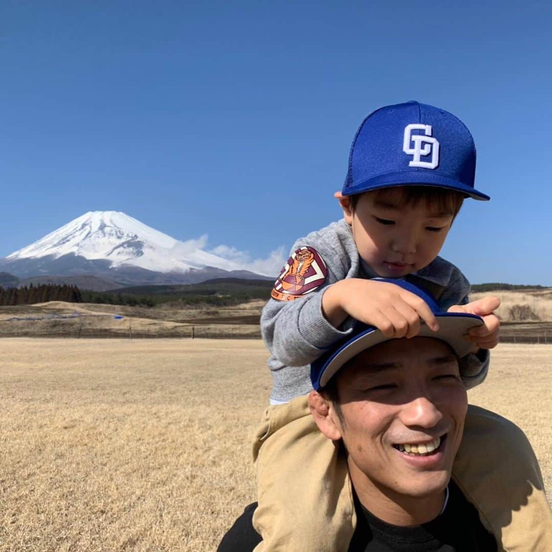 所英男さんのインスタグラム写真 - (所英男Instagram)「富士山をバックに。2」3月1日 8時35分 - tokorohideo