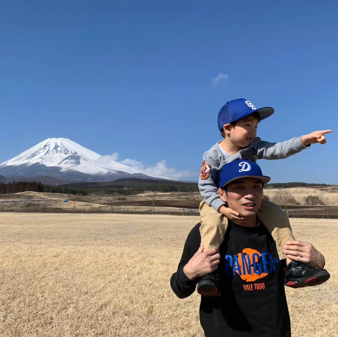 所英男さんのインスタグラム写真 - (所英男Instagram)「富士山をバックに。2」3月1日 8時35分 - tokorohideo