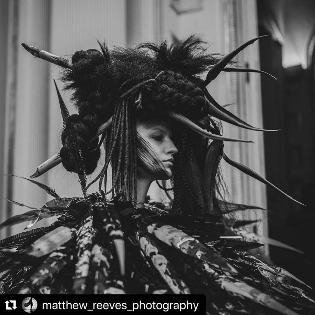 東信さんのインスタグラム写真 - (東信Instagram)「#Repost @matthew_reeves_photography with @make_repost ・・・ BACKSTAGE NOIR KEI NINOMIYA #noirkeininomiya #stylezeitgeist #commedesgarcons #keininomiya #backstage #pfw #fw20 #matthewreevesphotography #azumamakoto #makotoazuma」3月1日 1時00分 - azumamakoto
