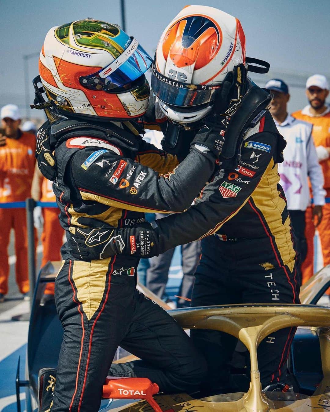 ジェームズ・ロシターのインスタグラム：「What a pair of drivers we have @dstecheetah 🏆🏆」