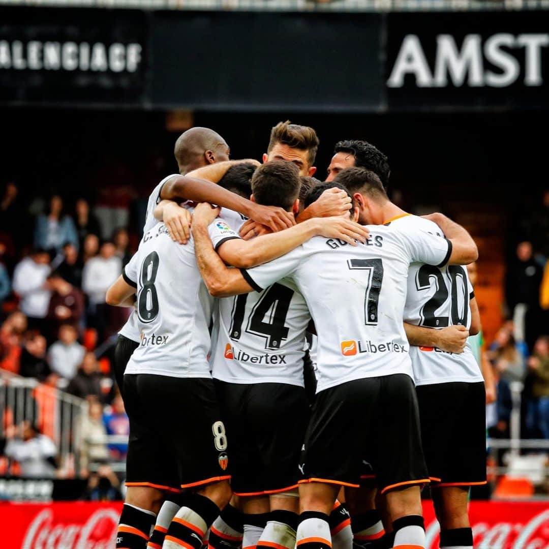ダニエル・パレホのインスタグラム：「En los momentos más complicados es cuando aparecen los grandes equipos. Enorme trabajo de todos para conseguir esta victoria. Amunt!」