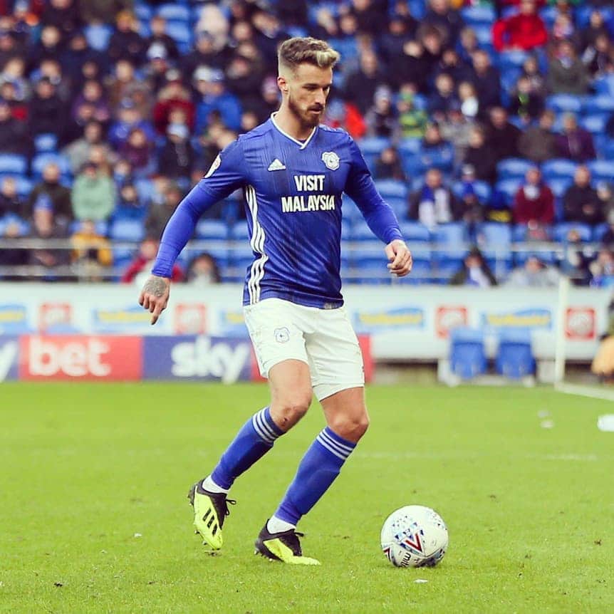 ジョー・ベネットのインスタグラム：「Great comeback after a slow start today! 🔵❤⚽️ @cardiffcityfc」
