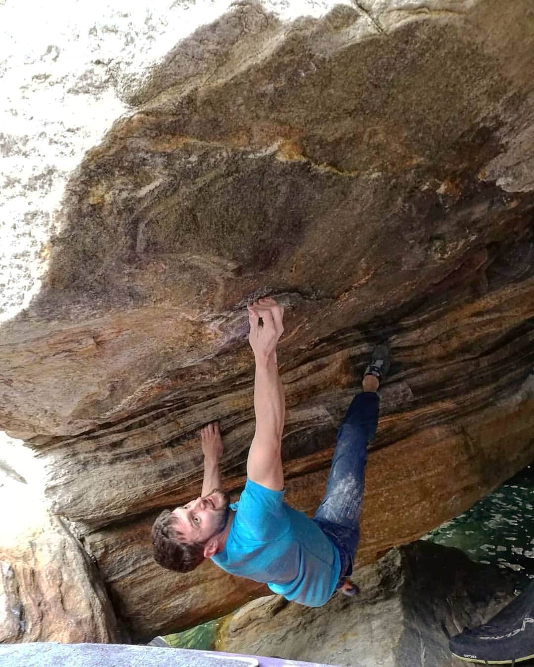 のインスタグラム：「No other area has such a special place in my heart as Ticino ❤. This time I came there to finally try some harder stuff after surgery.  In first 2 days Brione was the place of happening, where I thanks to @alpha_boulder_giubiasco did a flash ascent of "Blue lagoon" 8a and made quite ascent of "Beast" 8a. Next day I teamed up with @diego__cameroni and we managed to do another quick team ascent of "Pro touch" 8b. Last day I spent in beautiful place called Claro, where I was unfortunate enough to walk away only with the first part of "Apnea". Can't wait to come back and finish the upper part 😈. @scarpaspa @ocun.climbing @vibram @snowmonkeyflask」