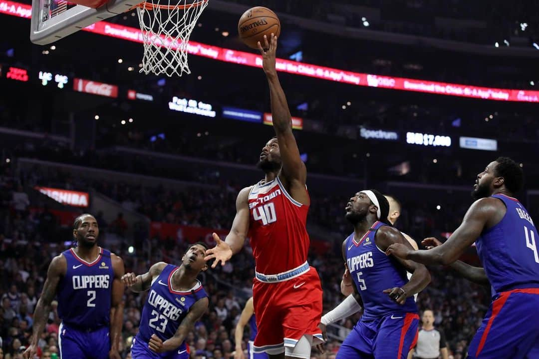 ハリソン・バーンズさんのインスタグラム写真 - (ハリソン・バーンズInstagram)「Feels good to be home after a long road trip‼️Back at it tomorrow at G1C 👑 #SacramentoProud #BeardGang」3月1日 5時37分 - hbarnes