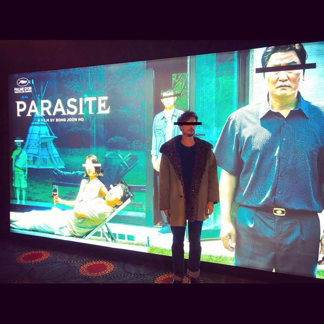 マシュー・グレイ・ギュブラーさんのインスタグラム写真 - (マシュー・グレイ・ギュブラーInstagram)「parasite is a triumph and furthers the relatively young art form of movie making #bongjoonho」3月1日 6時05分 - gublergram