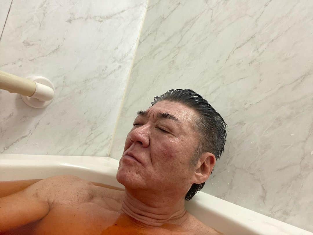 小沢仁志さんのインスタグラム写真 - (小沢仁志Instagram)「朝も早よから半身浴❗️ でもないか⁉️笑 今日は山梨ロケ❗️」3月1日 6時24分 - ozawa_hitoshi