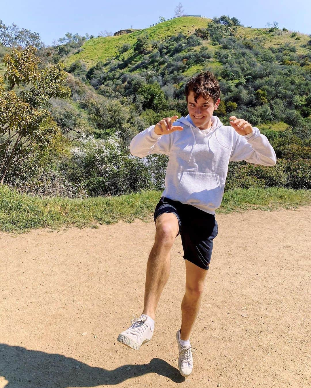 コナー・フランタさんのインスタグラム写真 - (コナー・フランタInstagram)「euphoric, to say the least! ✿」3月1日 7時47分 - connorfranta