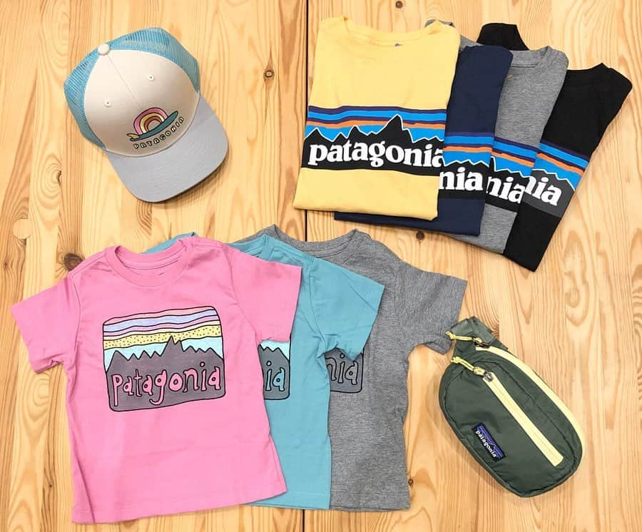 こども ビームスさんのインスタグラム写真 - (こども ビームスInstagram)「【new arrival】 ＜patagonia＞ お待たせしました❗️人気のパタゴニア、入荷しました✨環境に配慮したインクを使用したフロントに施されたブランドロゴがポイントのオーガニックコットンＴシャツ。お友達や兄弟でのお揃いコーディネートにいかがでしょうか❓ . #patagonia #パタゴニア #patagoniakids #パタゴニアキッズ #tシャツ #tshirt #kidstshirt #ギフト #お揃いコーディネート #春夏  #kodomobeams  #beams  #daikanyama  #こどもビームス  #ビームス  #代官山 新作アイテムはプロフィールのリンク🔗からビームス公式サイト、こども ビームスページをチェック❗️ ※お問い合わせにつきましては、お電話にて承ります。」3月1日 8時17分 - kodomo_beams