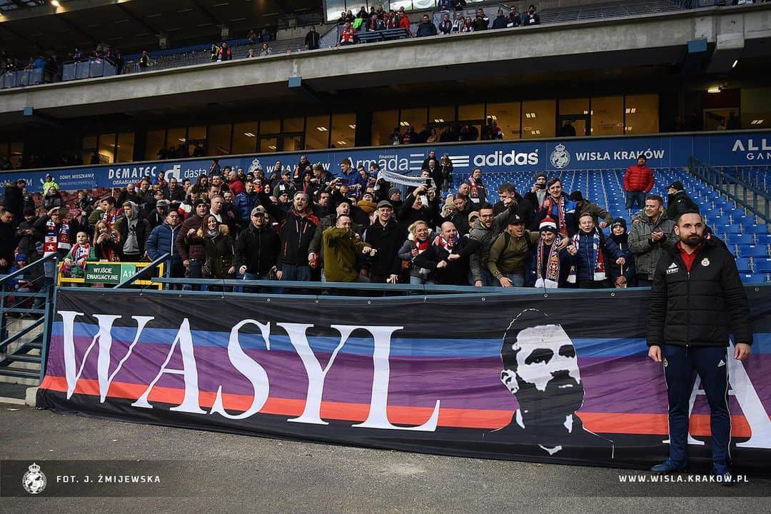 マルチン・ヴァシレフスキのインスタグラム：「I would like to thank all the fans who came to the match yesterday to support me. I'm very grateful #wasylarmy」