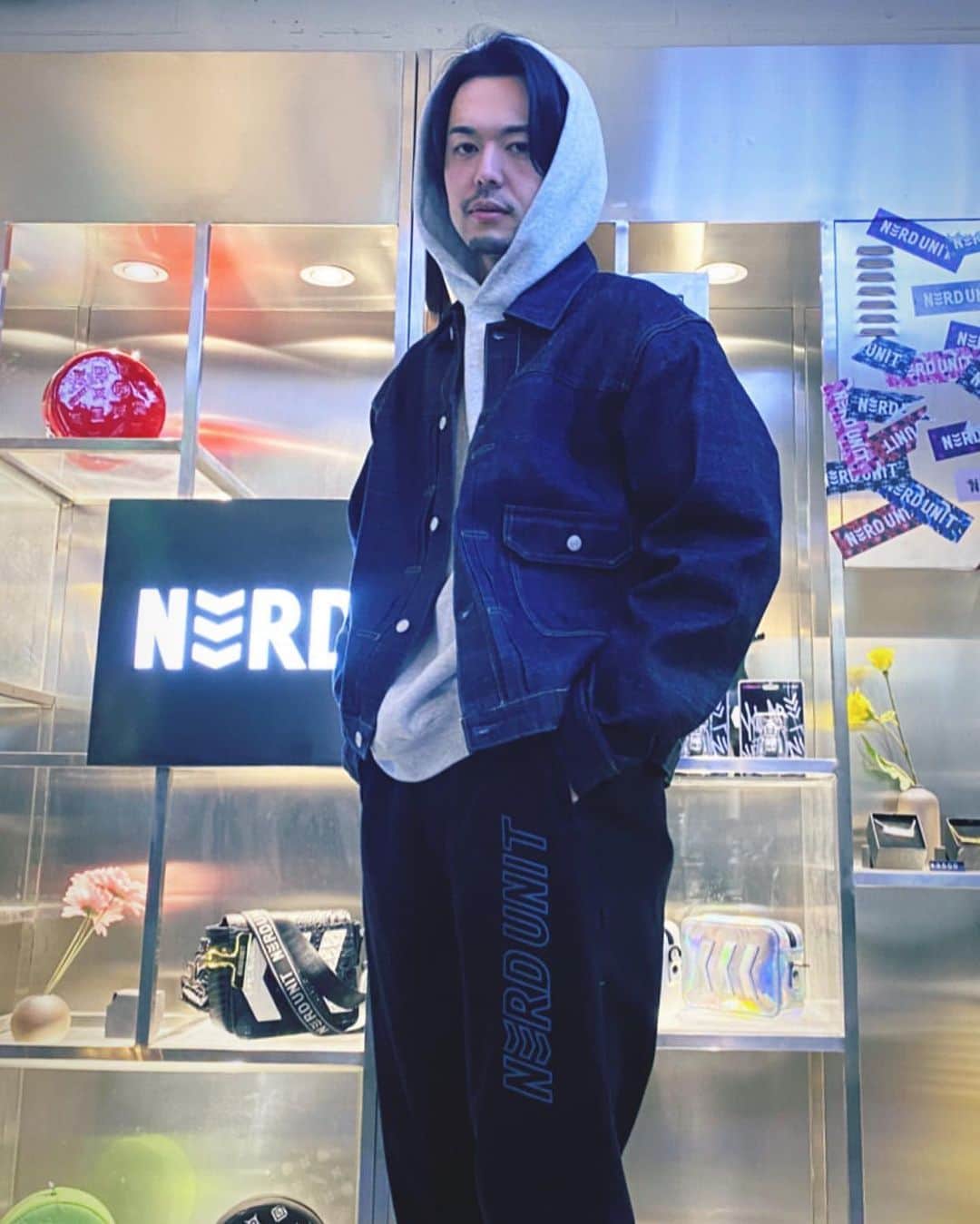 新野俊幸さんのインスタグラム写真 - (新野俊幸Instagram)「NEW PANTS!!! @nerdunit.jp 後輩が日本法人の代表やってる🔥」3月1日 17時57分 - niinotoshiyuki