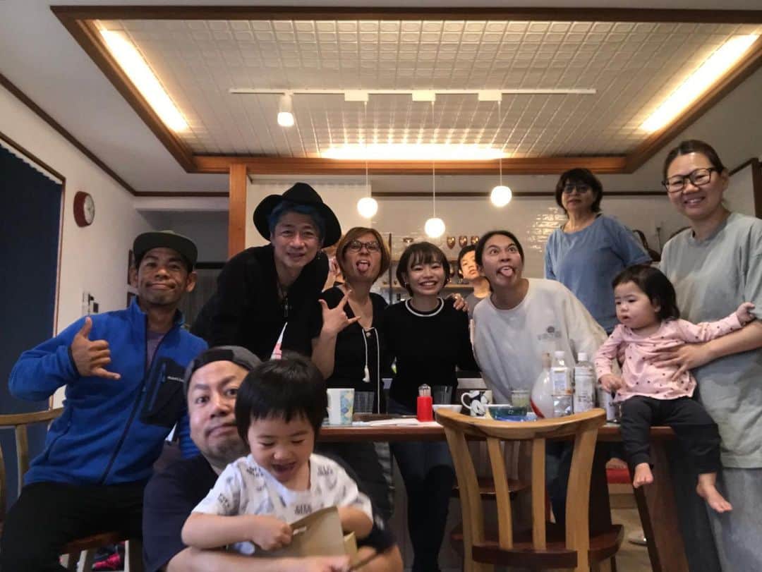 Ju-kenのインスタグラム：「沖縄ファミリーと❤️ w/ family in okinawa!  #okinawa #family」