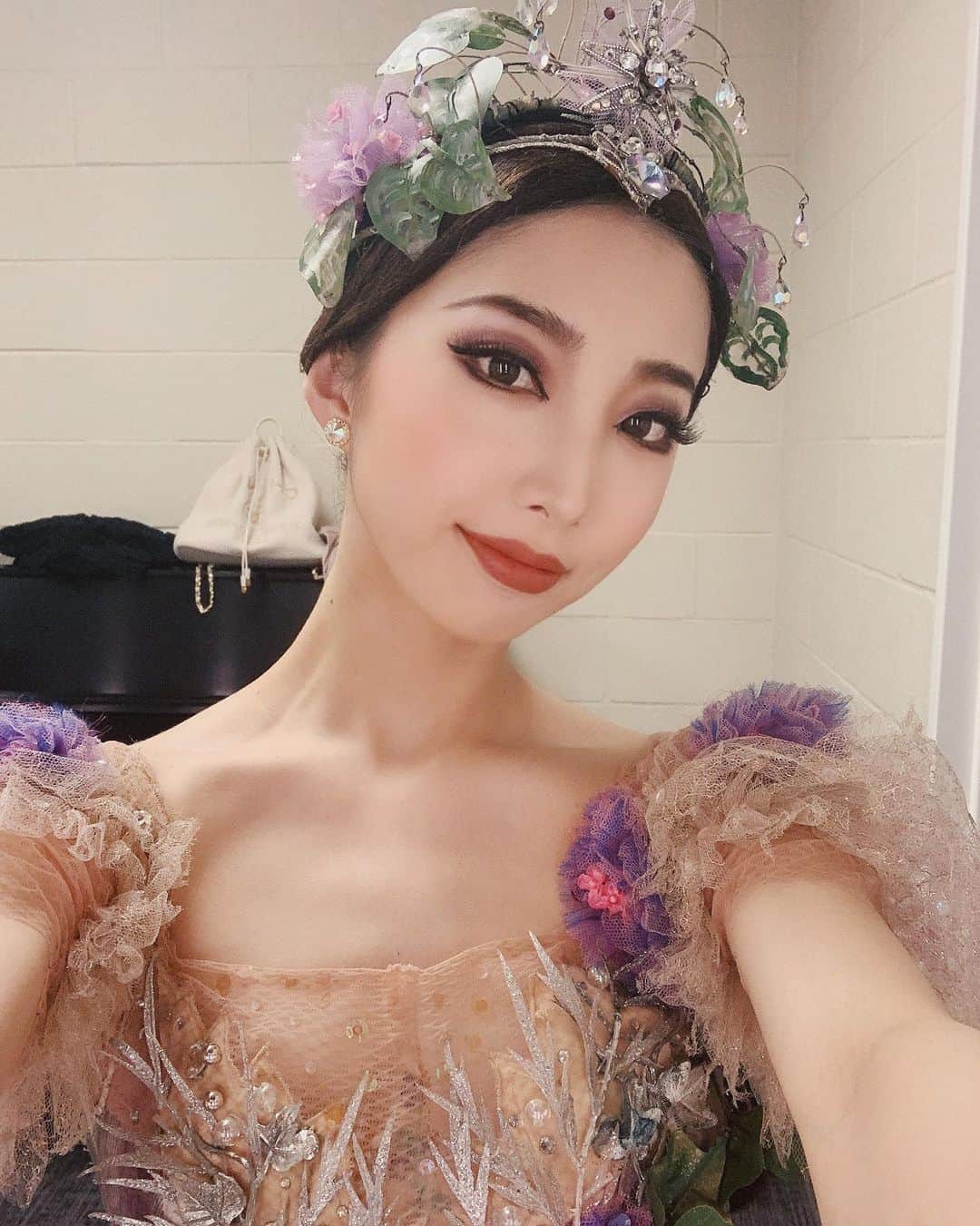 飯島望未のインスタグラム：「💜💜💜 #lilacfairy #sleepingbeauty」
