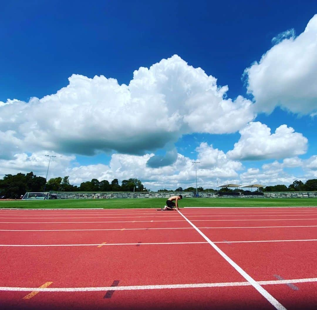 桐生祥秀さんのインスタグラム写真 - (桐生祥秀Instagram)「綺麗な空や🌞  #写真  #後藤トレーナー  #いいねー  #オーストラリア  #asics」3月1日 18時45分 - kiryu1215