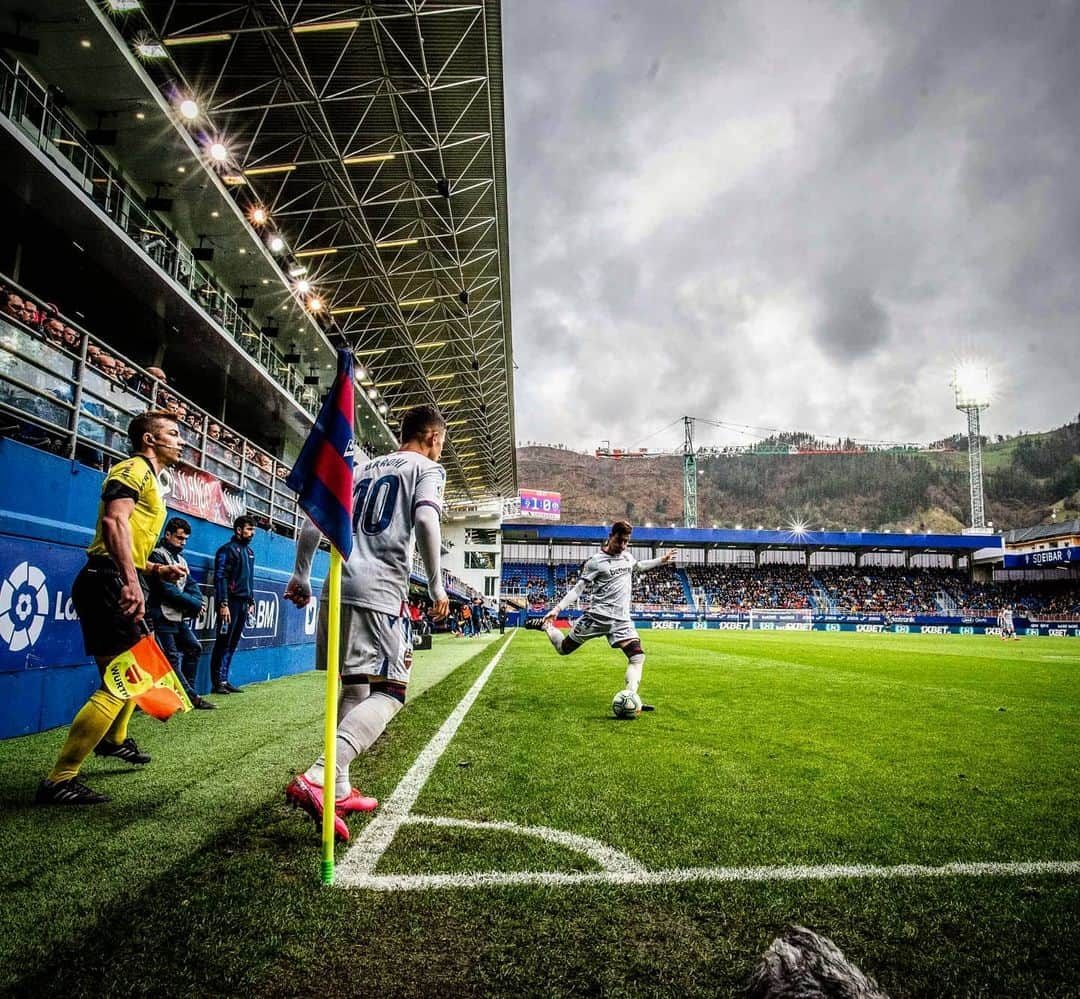 レバンテUDさんのインスタグラム写真 - (レバンテUDInstagram)「La batalla continúa 💪💪 ---- #MachoLevante #OrgullGranota #levanteUD #LaLigaSantander #LaLiga #Futbol #Football #LUDInside #110AñosDeResistencia」3月1日 18時51分 - levanteud