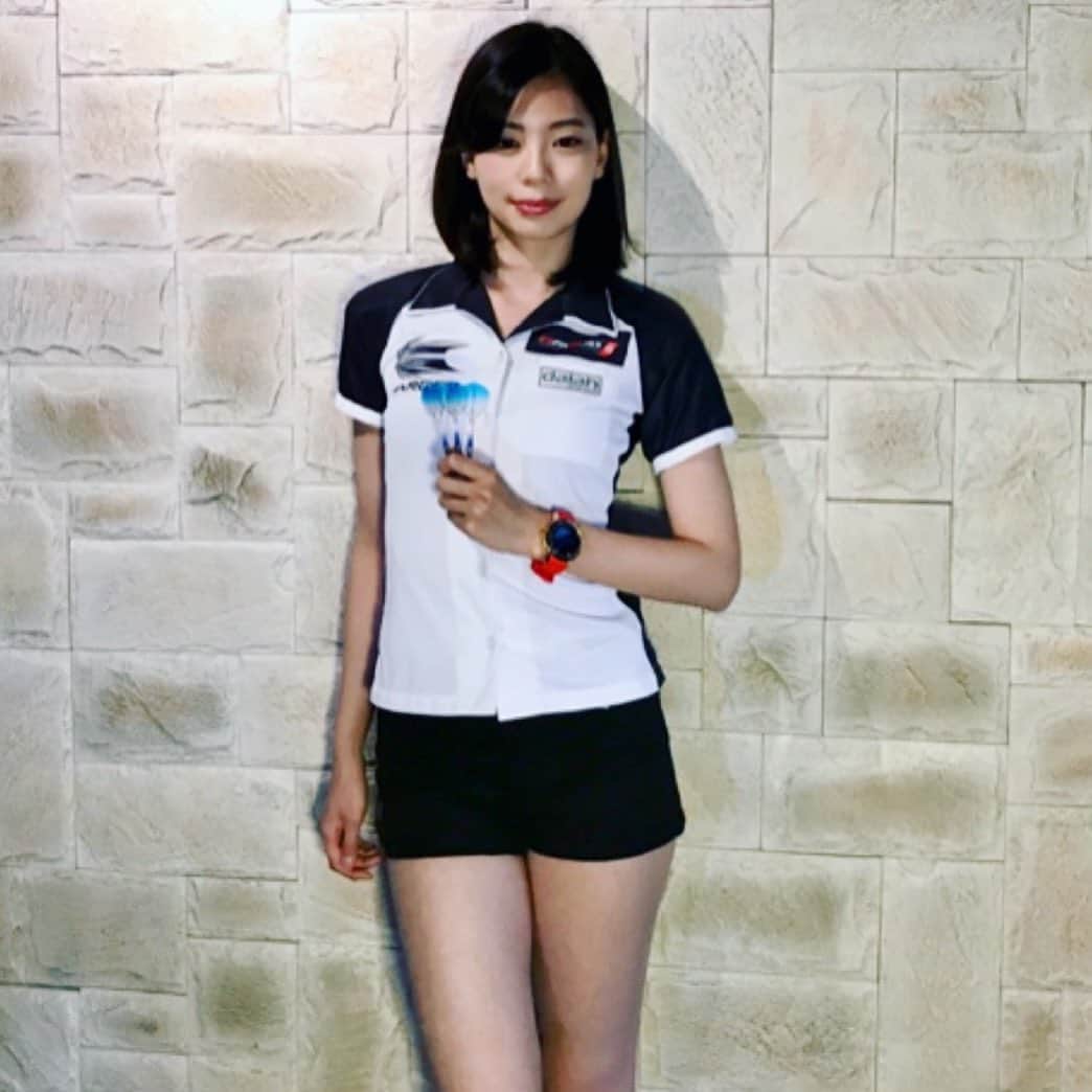 のインスタグラム：「、 Japanese darts player Aki Tabuchi 🎯 I will upload my image at random！ Would appreciate if you could share my instagram with the people all over the world  インスタ1万人超えたらセクシーショット公開します(^^) . . .  #ユニフォーム #target  #axf #ダーツ #darts #田渕亜季  #ユニフォーム女子 #プロダーツ  #AkiTabuchi #targetdarts #teamtarget #ダーツプロ」