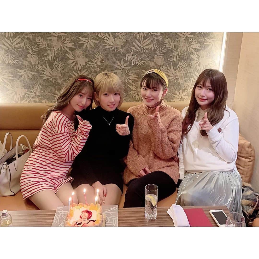 堀尾実咲のインスタグラム：「2016フレッシュエンジェルズ💚  おつかれさまっち会したよ🐈🖤 #レースクイーン」