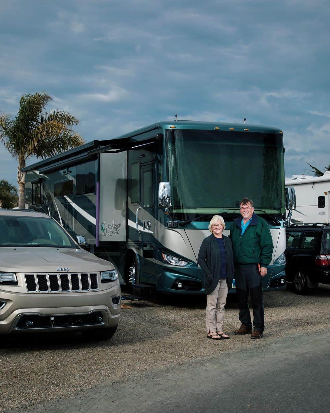 ローレン·ランドルフのインスタグラム：「My mom, Connie, and her husband, Robert, standing in front of their RV “Life Is Good.” Shot for this month’s @thisisaphotoblog assignment “Heightened Reality.”」