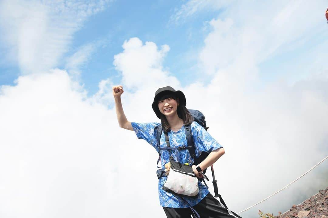 ピンキー！☆藤咲彩音さんのインスタグラム写真 - (ピンキー！☆藤咲彩音Instagram)「3年前の富士山登山の写真発掘☺︎よく登っていたなあ お家にいるとお日様とか外に出る大切さがしみる。早く安心する日々が戻りますように。 #富士山 #登山」3月1日 11時05分 - pinky_ayane