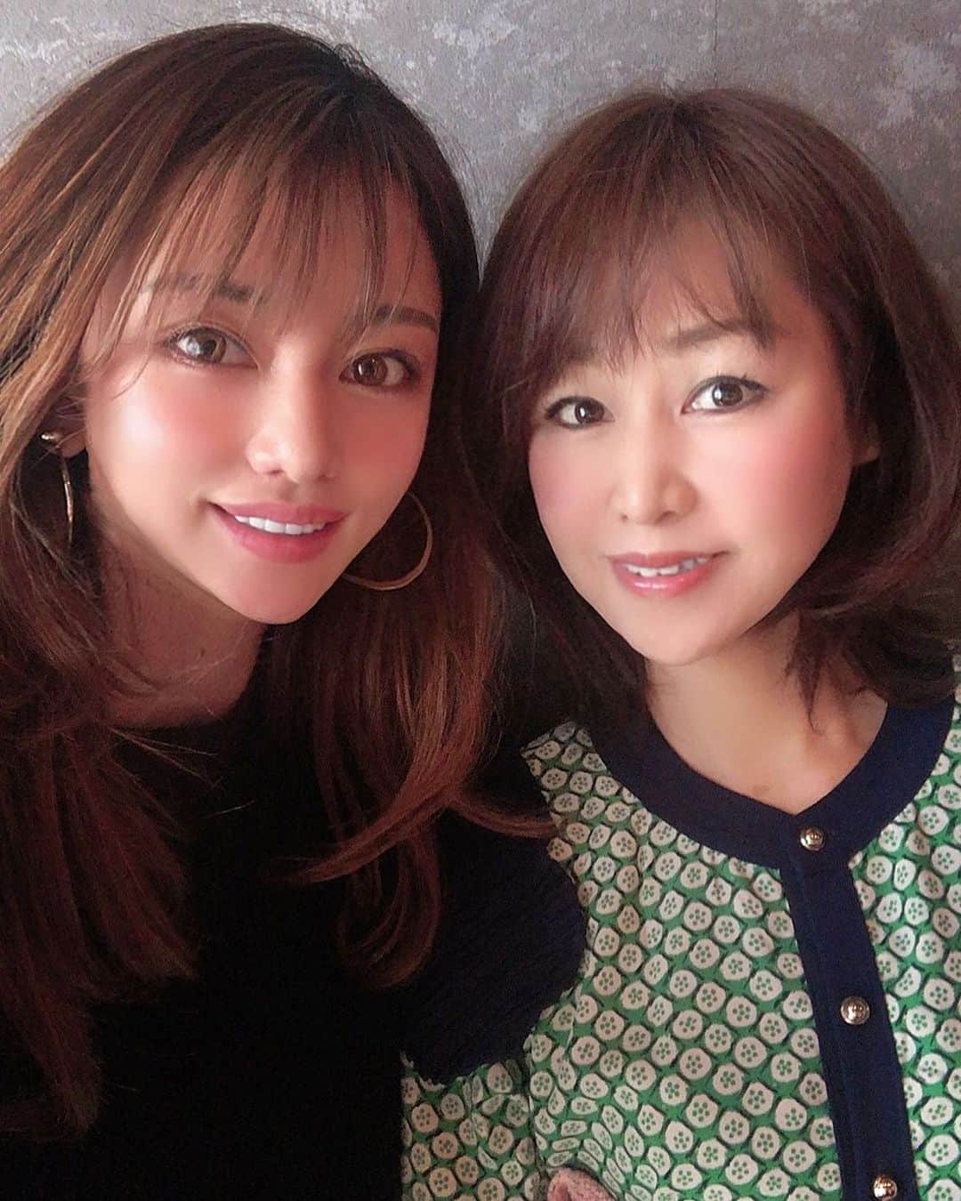 のインスタグラム：「いづみちゃん @izumi.hakamata と♡ ﻿ ﻿ いつもニコニコしてて可愛いねん😆✨﻿ 今度大人の運動会する約束した🙌笑﻿ ﻿ 早く暖かくなってほしい☀️﻿ ﻿ #いづみちゃん #あやまろ #大人の運動会 #暖かくなって #インフルエンサー #大阪 #関西 #大阪インフルエンサー」