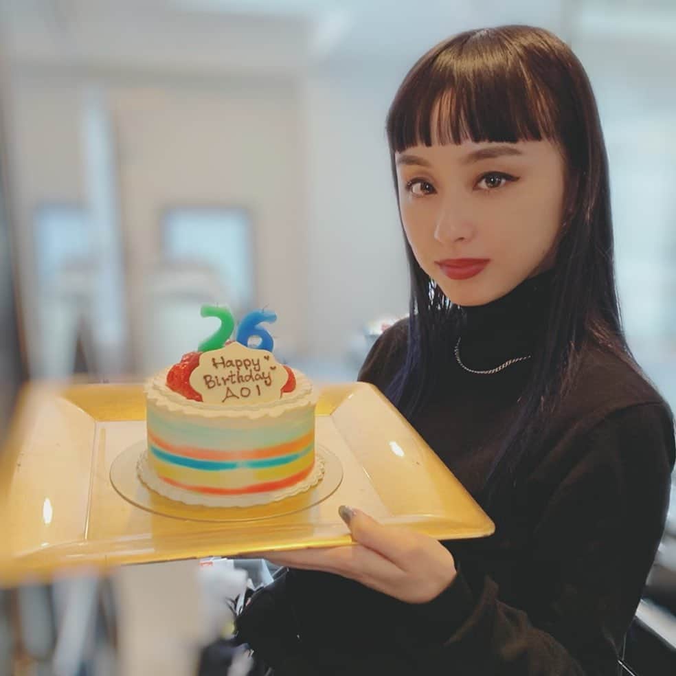 のインスタグラム：「今日で26歳っ おとなっ！笑  みんなお祝いメッセージありがとう💙」