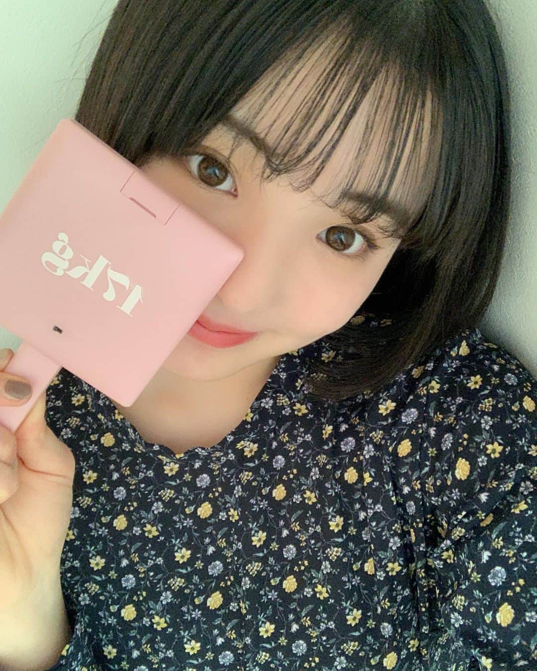 白井杏奈さんのインスタグラム写真 - (白井杏奈Instagram)「・ ニコラの付録〜 実はライト付きだよ🤍🤍 有能ミラーゲットしてね🙋🏻‍♂️ #ニコラ」3月1日 12時20分 - lespros_anna