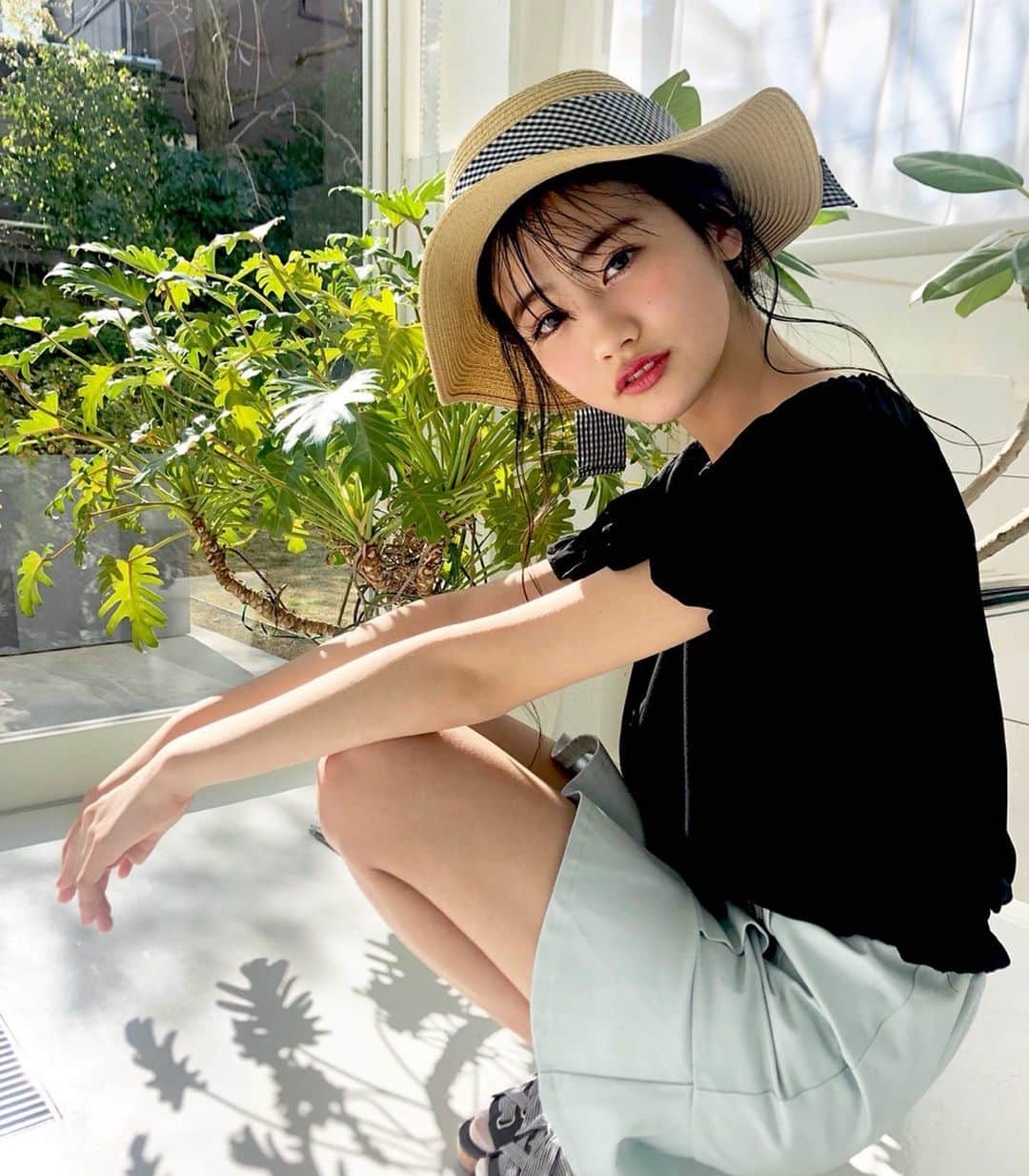 ニコ☆プチのインスタグラム：「🥺🖤 大人ガーリー関谷さん🙋🏻‍♀️💘 . . #関谷瑠紀  コーデは全身 @algy_official です🦋🌸」