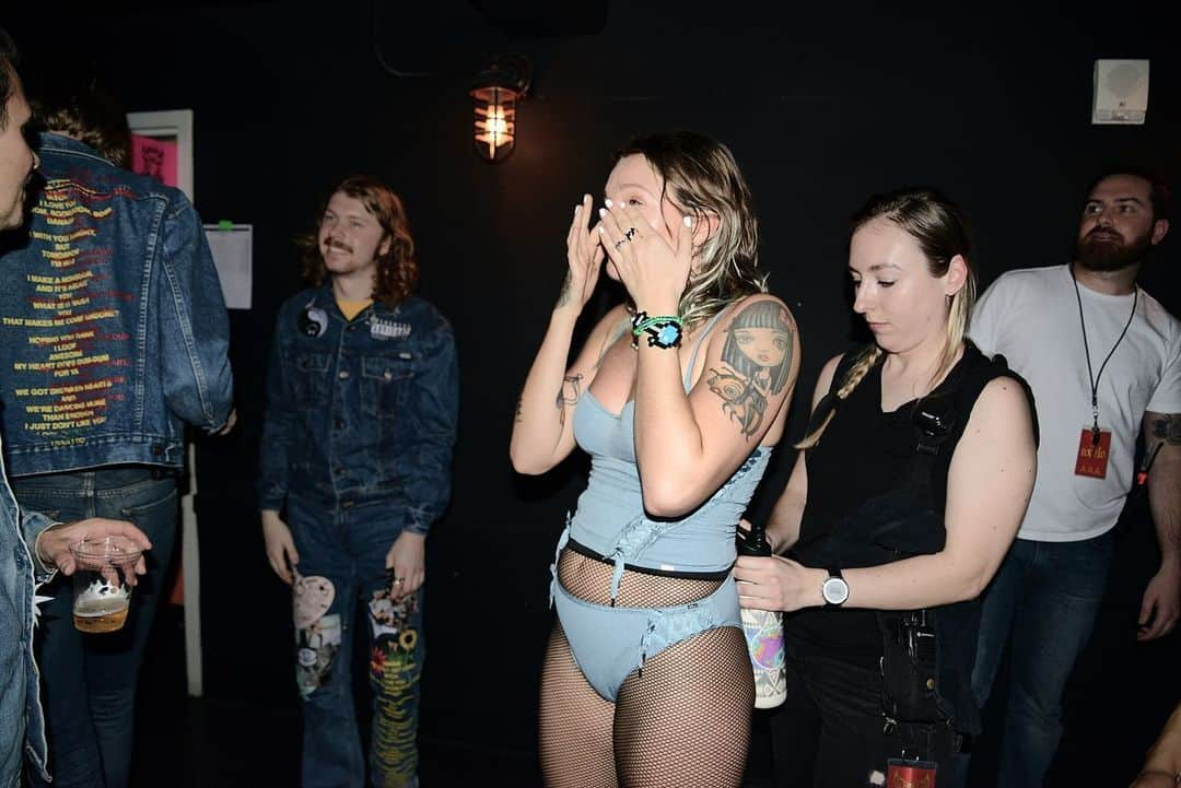 トーヴ・ローさんのインスタグラム写真 - (トーヴ・ローInstagram)「MA GIRRRLS!!! Was the sickest feeling to share the stage with these two last night! Thank you angels 💥 @charli_xcx @cyberalma 💥 also endless thank you’s to my team, band and crew. Nothing would happen without your talents, hard work and awesome personalities 🔥❤️」3月1日 12時55分 - tovelo