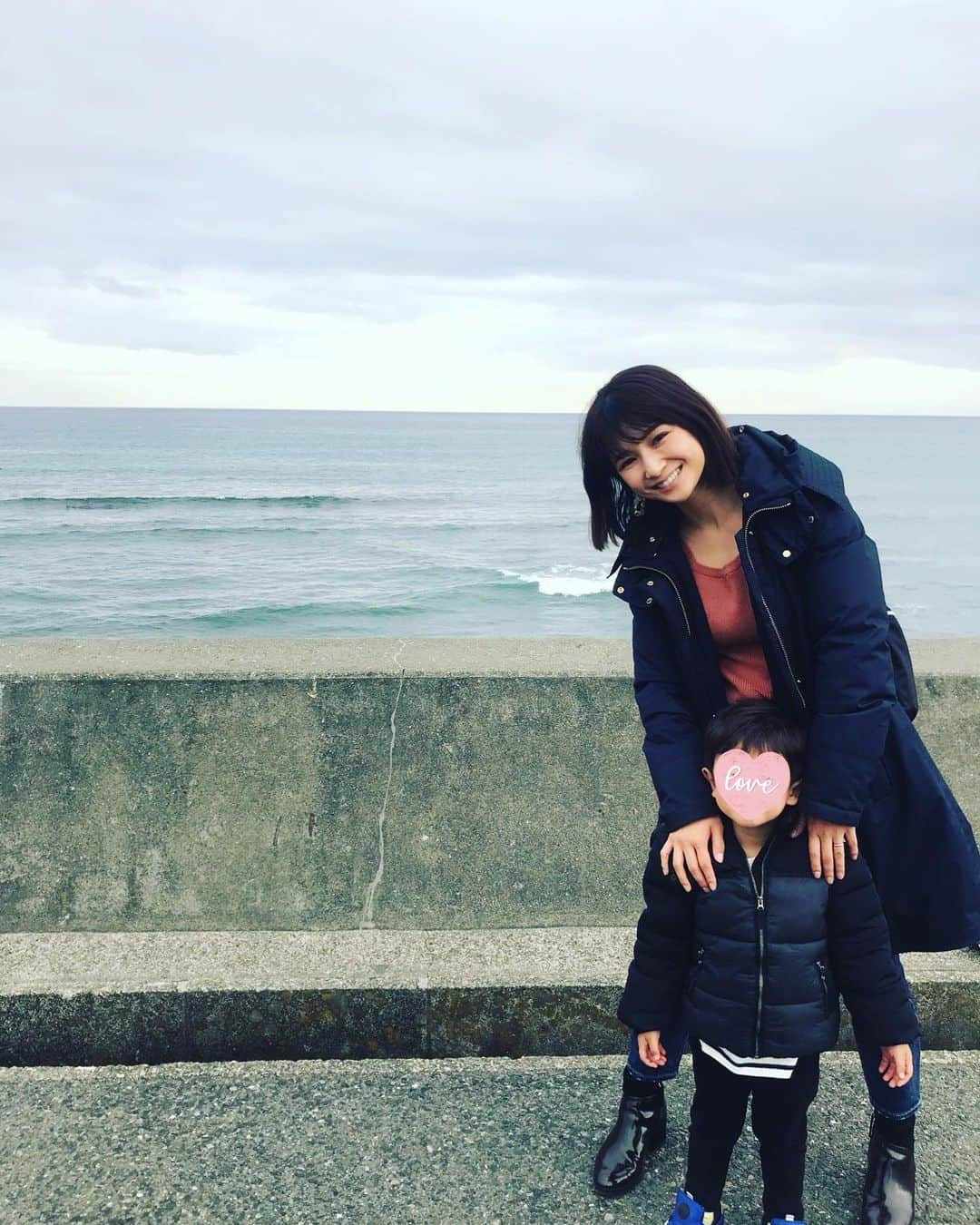 小西ゆりなさんのインスタグラム写真 - (小西ゆりなInstagram)「久しぶりの海🏖 #小西ゆりな #男の子ママ #親子ショット #3歳男の子 #海 #お散歩 #七里ヶ浜 #湘南 #辻堂 #いい所いっぱい #3月スタート」3月1日 13時19分 - yurina_konishi