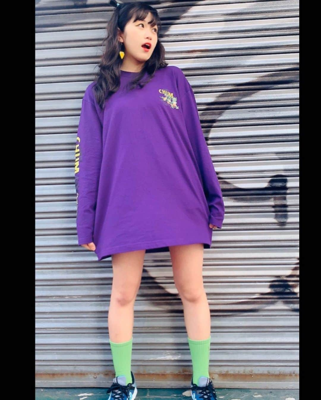 ミユフィーヌ（REVERBEE）さんのインスタグラム写真 - (ミユフィーヌ（REVERBEE）Instagram)「@candystripper_official 🐸🍬💜💛 #candystripper #キャンディーストリッパー #chum #purple #yellowmake #イエローメイク #レコード #pierce #おだんごヘア #ハーフアップ #ヘアアレンジ」3月1日 13時25分 - miyu_03.0830