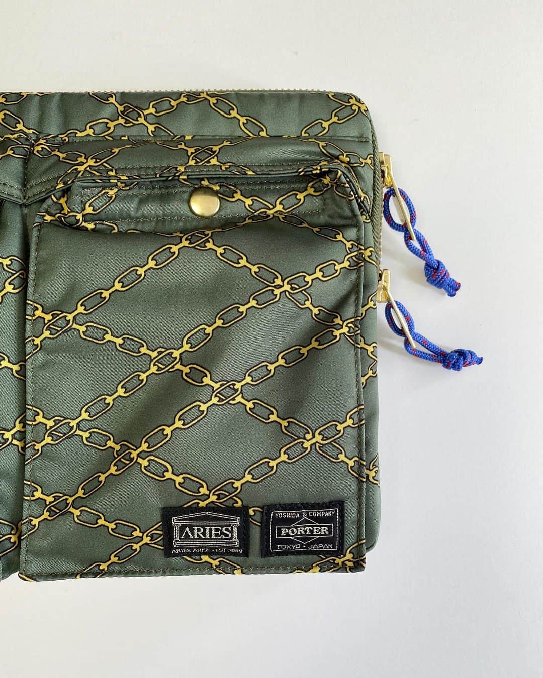 のインスタグラム：「“ARIES X PORTER” ・ A new document case that made me happy!☺︎ Nice to start my March with this. ・ @ariesarise @porter_yoshidakaban.official」