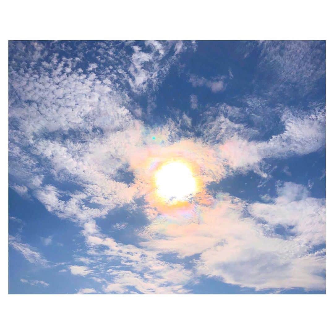 理絵さんのインスタグラム写真 - (理絵Instagram)「☁️🌈☁️ .  #彩雲 #雲 #구름 #cloud #nuvola #sky #하늘 #空 #cielo #cielo_rie #tokyo #japan」3月1日 14時59分 - ____rie____