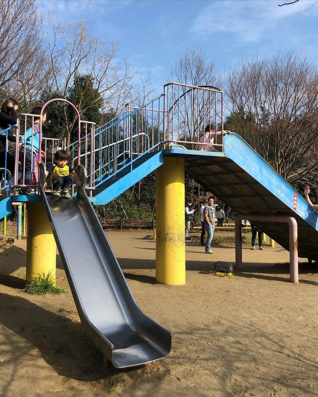 中岡由佳さんのインスタグラム写真 - (中岡由佳Instagram)「河津桜を愛でながら公園遊び。達成感の笑顔がたまらない。 #cherryblossom #park #lovely」3月1日 15時16分 - yuka_nakaoka