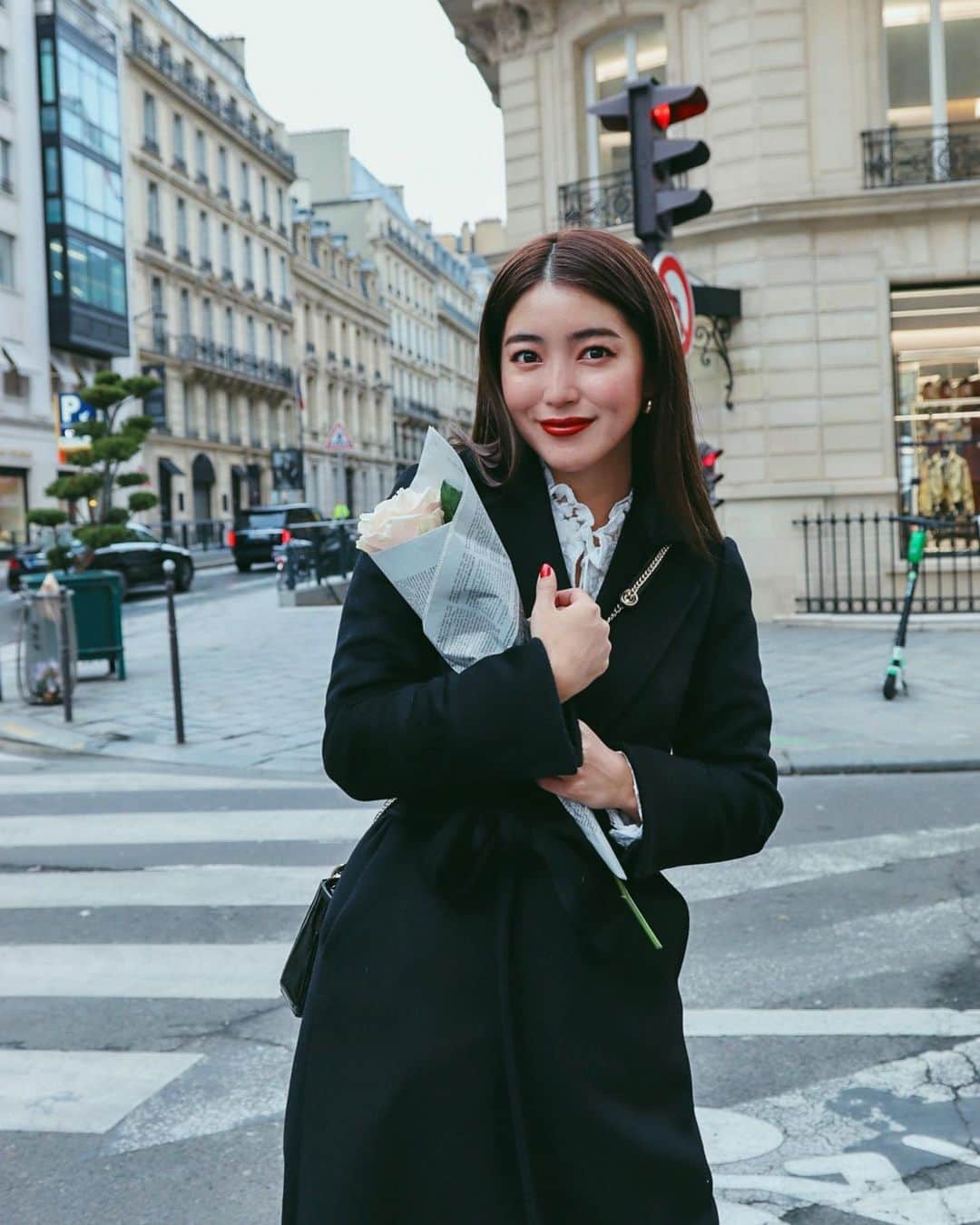 大口智恵美さんのインスタグラム写真 - (大口智恵美Instagram)「パリに持ってきたお気に入りのロングコート🥀 大活躍しています☺︎ タグは私の名前入り❤︎ #outfit #love #fashion #paris #instagood」3月1日 15時52分 - chemiiiii