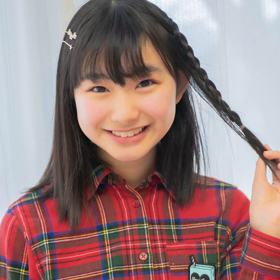 ニコ☆プチのインスタグラム：「﻿ 合宿セルフヘアメイク第3弾！﻿ ﻿ ①アヤメのせいそガーリーメイク﻿ ②ユヅキの一歩上の大人っぽメイク﻿ ③アキのオシャレガーリーメイク﻿ ④ルキのレインボーユニコーンメイク﻿ ⑤ユナの毒っぽうさぎメイク﻿ ﻿ 普段はあまりメイクしないプチモも、がんばりました！﻿ ﻿ ﻿ #ニコプチ﻿ #セルフメイク﻿ #川合菖蒲﻿ #川本結月﻿ #近藤藍月﻿ #関谷瑠紀﻿ #高比良由菜」